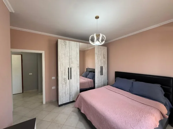 Tirane, jepet me qera apartament 2+1+Aneks+Ballkon Kati 2, 85 m² 650 € (RRUGA ARKITEKT SINANI)