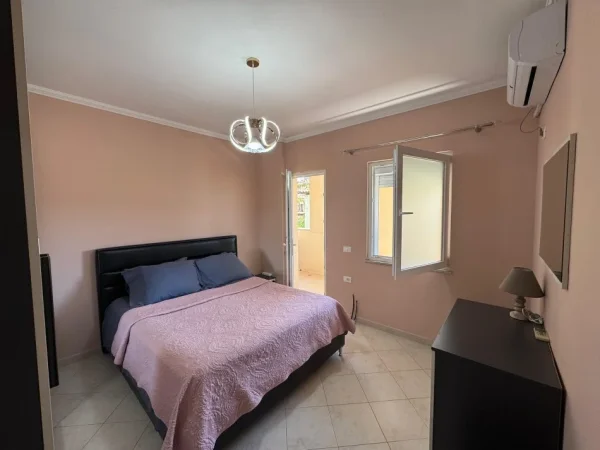 Tirane, jepet me qera apartament 2+1+Aneks+Ballkon Kati 2, 85 m² 650 € (RRUGA ARKITEKT SINANI)
