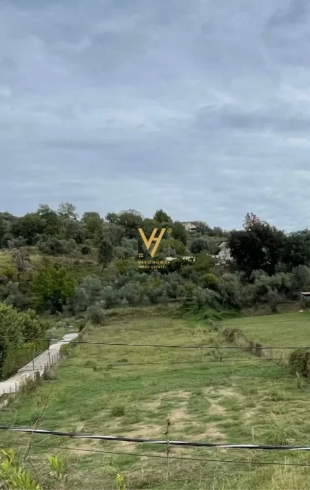 Tirane, shitet truall , 16.000 m² 3.200.000 € (TEG)