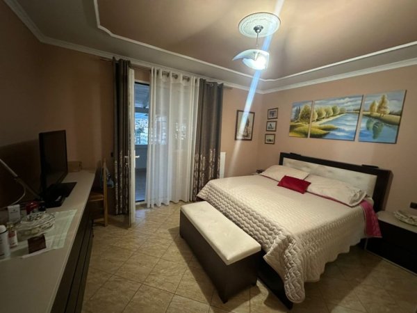 Tirane, shitet apartament 3+1+Ballkon Kati 5, 105 m² 180.000 € (Ali Dem)