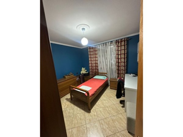 Tirane, shitet apartament 3+1+Ballkon Kati 5, 105 m² 180.000 € (Ali Dem)