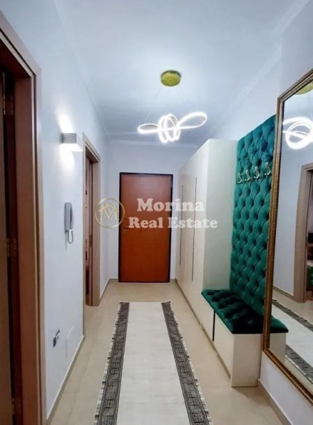 Tirane, jepet me qera apartament 1+1 Kati 3, 65 m² 480 € (Rruga 5 Maji, Concord Center)