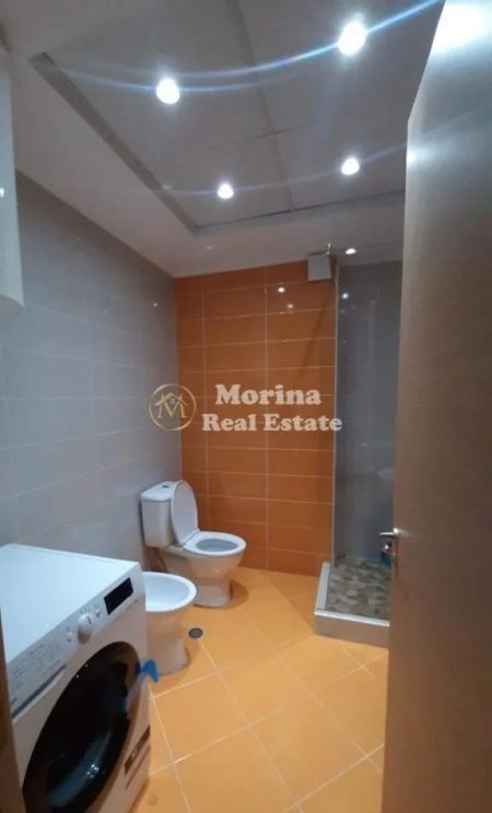 Tirane, jepet me qera apartament 1+1 Kati 3, 65 m² 480 € (Rruga 5 Maji, Concord Center)