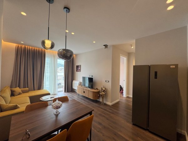 Tirane, jepet me qera apartament 2+1+Aneks+Ballkon Kati 9, 100 m² 1.100 € (KOMUNA E PARISIT)