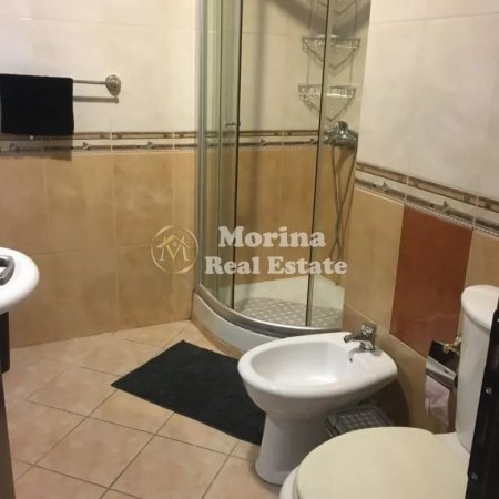 Tirane, jepet me qera apartament 3+1 Kati 6, 150 m² 1.200 € (Rruga e Barrikadave)