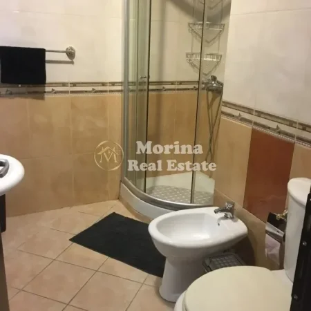Tirane, jepet me qera apartament 3+1 Kati 6, 150 m² 900 € (Rruga e Barrikadave)