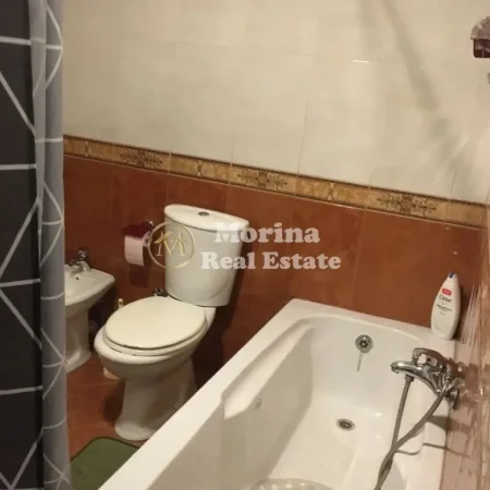 Tirane, jepet me qera apartament 3+1 Kati 6, 150 m² 900 € (Rruga e Barrikadave)