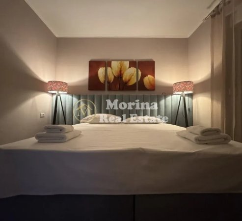 Tirane, jepet me qera apartament 2+1+Ballkon Kati 1, 114 m² 900 € (Liqeni i Thate, Kompleksi Kolombo)