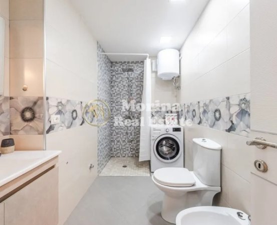 Tirane, jepet me qera apartament 2+1+Ballkon Kati 1, 114 m² 900 € (Liqeni i Thate, Kompleksi Kolombo)