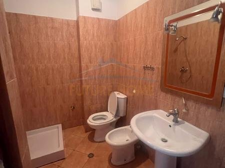 Tirane, shitet apartament 3+1+Ballkon Kati 3, 143 m² 160.000 € 