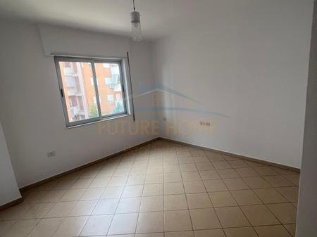 Tirane, shitet apartament 3+1+Ballkon Kati 3, 143 m² 160.000 € 