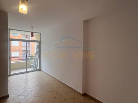 Tirane, shitet apartament 3+1+Ballkon Kati 3, 143 m² 160.000 € 