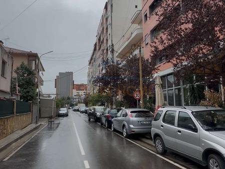 Tirane, shitet apartament 3+1 Kati 4, 111 m² 147.000 € 