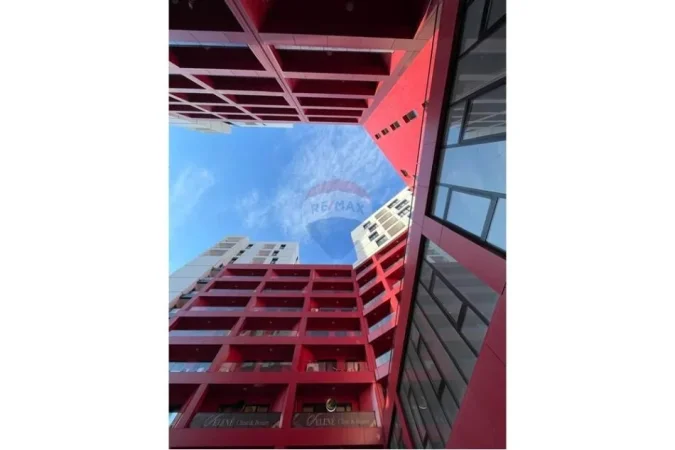 Tirane, shitet apartament 1+1 , 69 m² (Farmacia 10)