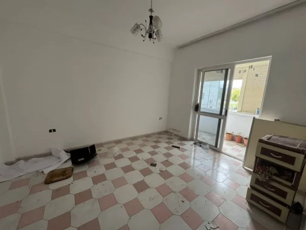 Durres, shitet apartament 2+1+Ballkon Kati 2, 89 m² 100.000 € (Vala parku)