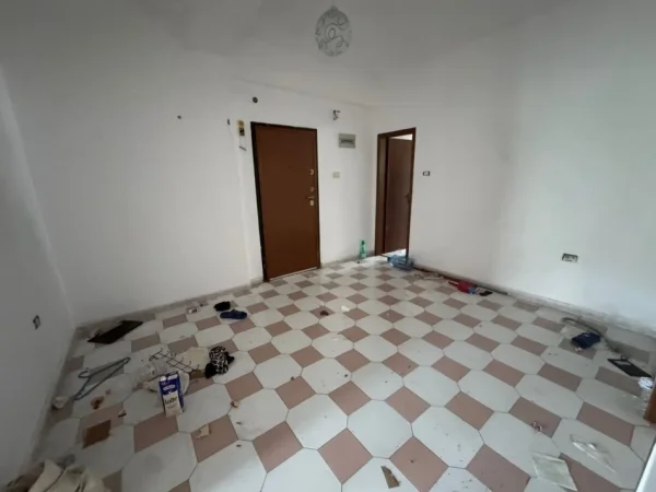 Durres, shitet apartament 2+1+Ballkon Kati 2, 89 m² 100.000 € (Vala parku)
