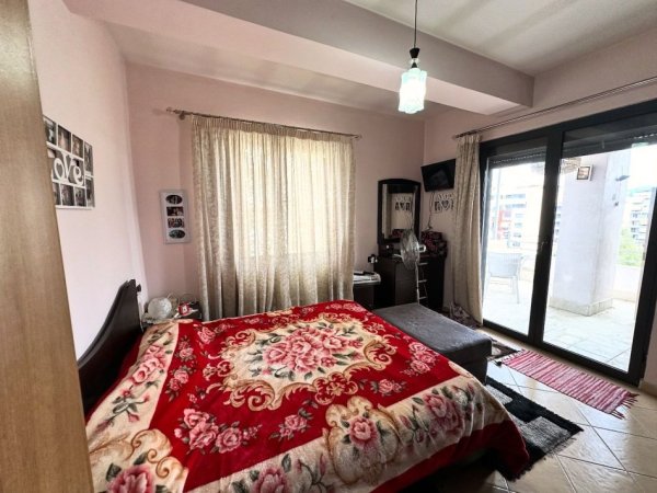Tirane, jepet me qera apartament 2+1 Kati 5, 100 m² 490 € (Prane Nela 6)