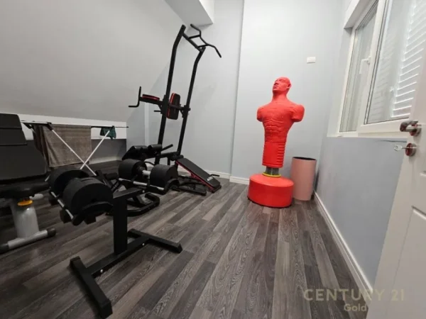 Tirane, shitet apartament 3+1+Ballkon Kati 7, 172 m² 