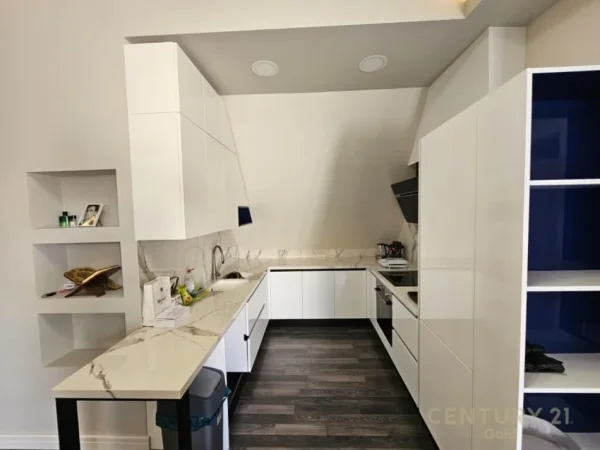 Tirane, shitet apartament 3+1+Ballkon Kati 7, 172 m² 