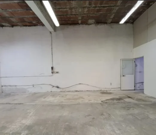 Tirane, jepet me qera magazine Kati 0, 260 m² 1.300 € (Siri Kodra)