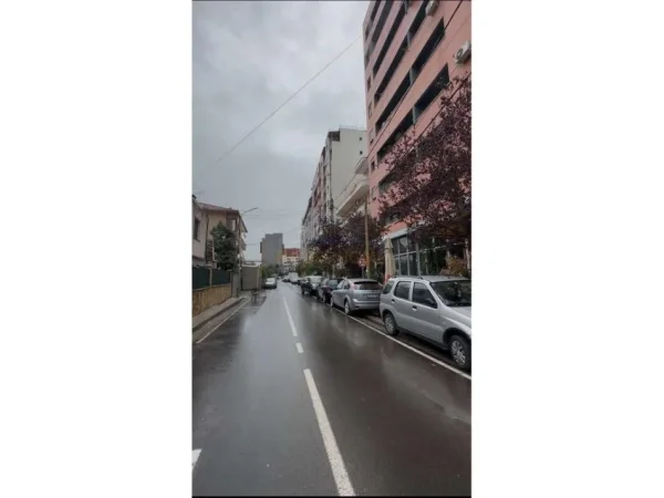 Tirane, shitet apartament 3+1 Kati 4, 111 m² 147.000 € 