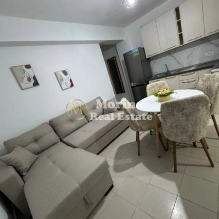 Tirane, jepet me qera apartament 1+1 Kati 1, 60 m² 450 € (Laprake, Kupola)
