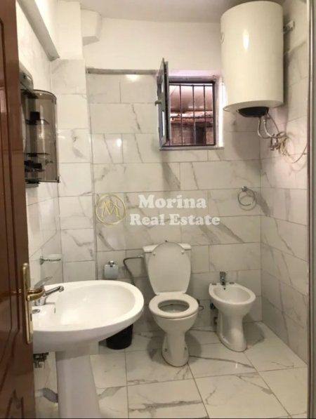 Tirane, jepet me qera apartament 1+1 Kati 1, 60 m² 450 € (Laprake)