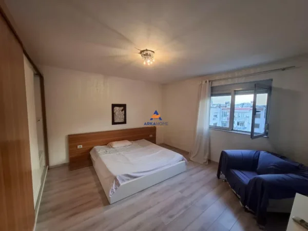 Tirane, jepet me qera apartament 2+1 Kati 4, 85 m² 580 € (NE FILLIM TE RRUGES HOXHA TAHSIM)