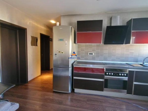 Tirane, jepet me qera apartament 2+1 Kati 4, 85 m² 580 € (NE FILLIM TE RRUGES HOXHA TAHSIM)