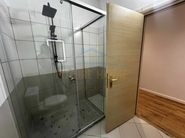 Tirane, jepet me qera apartament 1+1+Ballkon Kati 5, 72 m² 145.000 € (Kodra e Diellit)