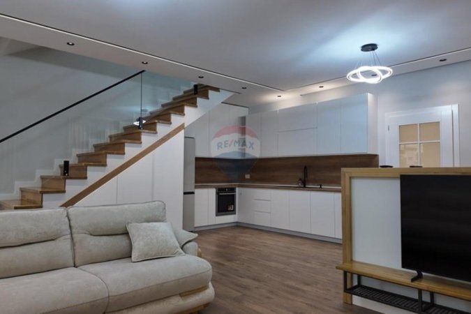 Tirane, jepet me qera Vile 2 Katshe , 191 m² 900 € (Rruga Dalip Topi)  ID: 530581008-17