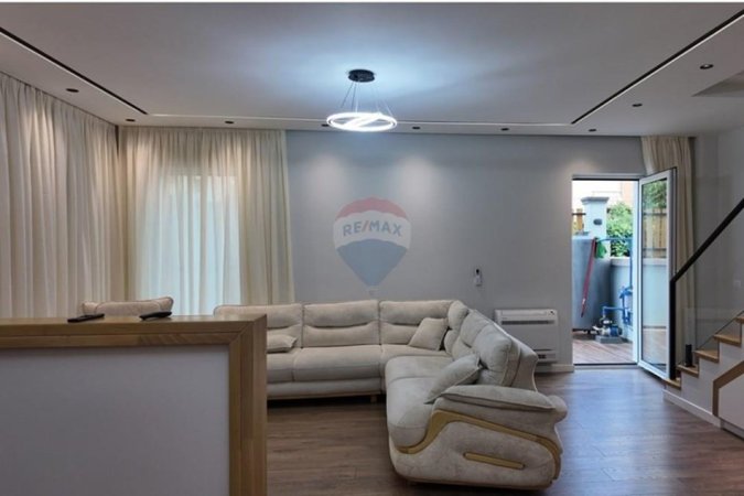 Tirane, jepet me qera Vile 2 Katshe , 191 m² 900 € (Rruga Dalip Topi)  ID: 530581008-17