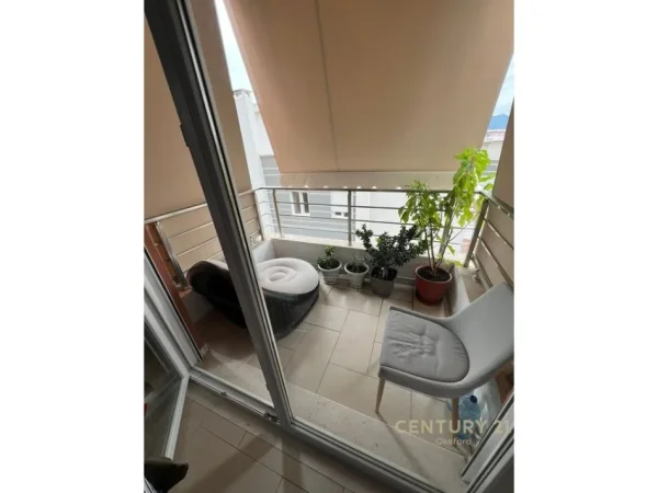 Tirane, shitet apartament 2+1 Kati 3, 103 m² 185.000 € (Tek Xhamia)