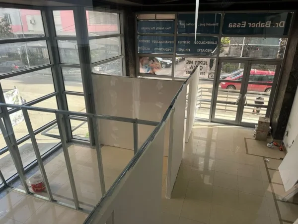 Tirane, jap me qera ambjent biznesi Kati 1, 61 m² 1.000 € (zogu i zi)