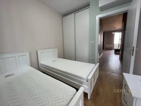 Tirane, jepet me qera apartament 2+1 Kati 7, 97 m² 850 € (Kompleksi Halili)