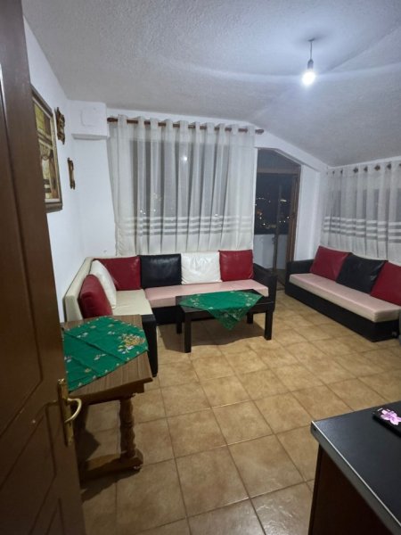 Tirane, jepet me qera apartament 3+1+Ballkon Kati 4, 120 m² 400 € (Kodra e Priftit)