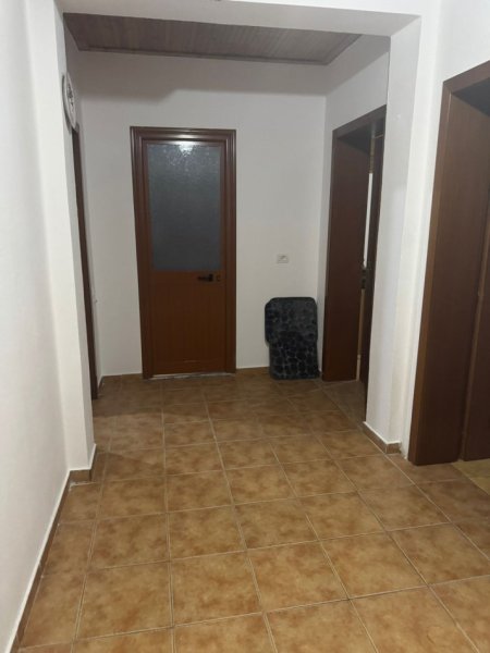Tirane, jepet me qera apartament 3+1+Ballkon Kati 4, 120 m² 400 € (Kodra e Priftit)