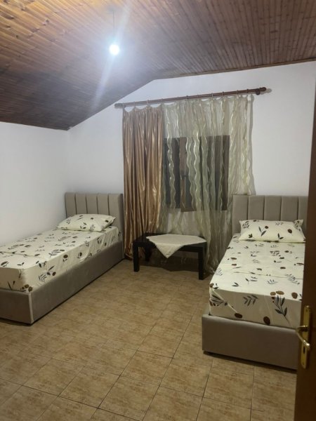 Tirane, jepet me qera apartament 3+1+Ballkon Kati 4, 120 m² 400 € (Kodra e Priftit)