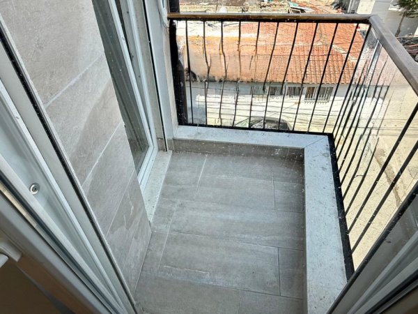 Tirane, jepet me qera apartament 2+1+Aneks+Ballkon Kati 3, 89 m² 550 € (Bulevardi Zhan Dark)