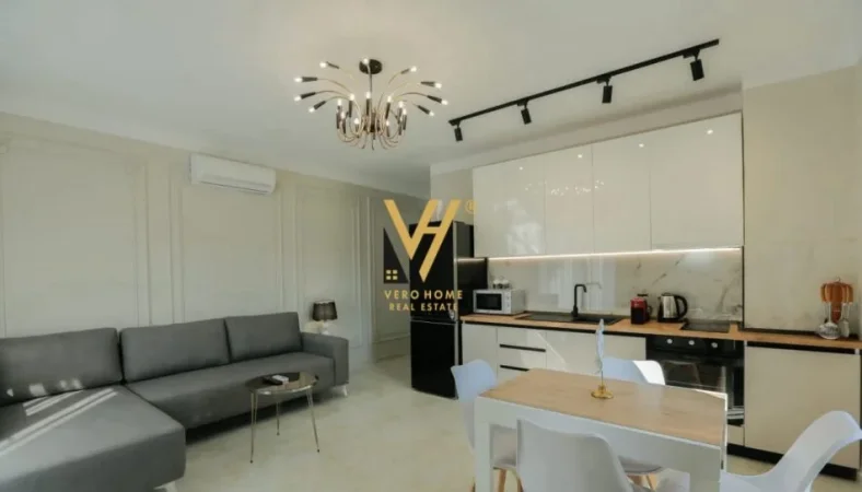 Tirane, jepet me qera apartament 1+1+Ballkon Kati 7, 70 m² 800 € (KOMUNA E PARISIT)