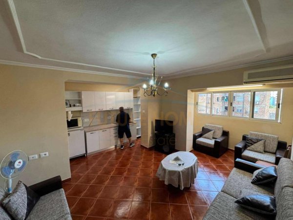 Tirane, shitet apartament 1+1+Ballkon Kati 3, 58 m² 138.000 € (Pazari i Ri)