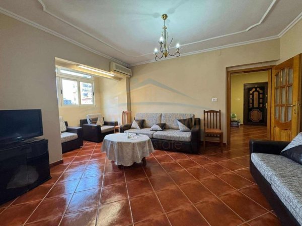 Tirane, shitet apartament 1+1+Ballkon Kati 3, 58 m² 138.000 € (Pazari i Ri)