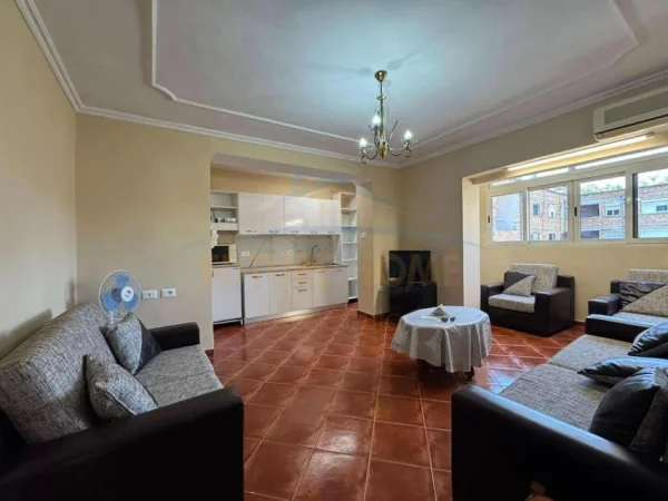 Tirane, shitet apartament 1+1+Ballkon Kati 3, 58 m² 138.000 € (Pazari i Ri)