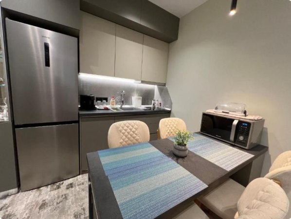 Tirane, jepet me qera 1+1 Kati 4, 67 m² 1.000 € (BULEVARDI ZOGU I PARE)