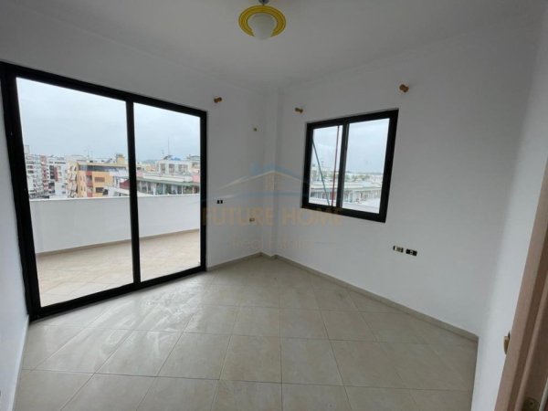 Tirane, shitet apartament 2+1+Ballkon Kati 8, 91 m² 130.000 € (Unaza e Re)