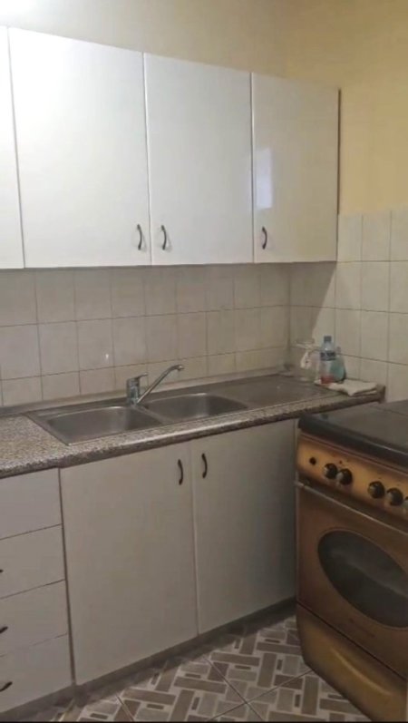 Tirane, jepet me qera apartament 3+1+Ballkon Kati 4, 90 m² 60,000Leke (Bulevardi Zogu I /Rruga Hamid Shijaku)