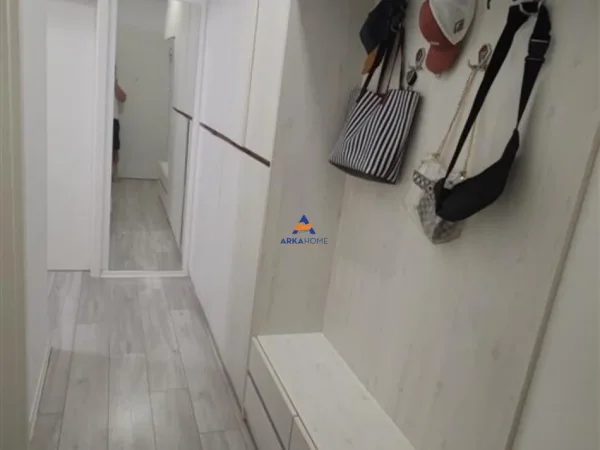 Tirane, shitet apartament 2+1+Ballkon Kati 3, 99 m² 170.000 € (⁠ALI DEM, KOMPLEKSI MANGALEMI)