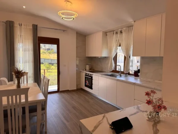 Tirane, jepet me qera apartament 2+1 Kati 2, 70 m² 500 € (Sanatorium)