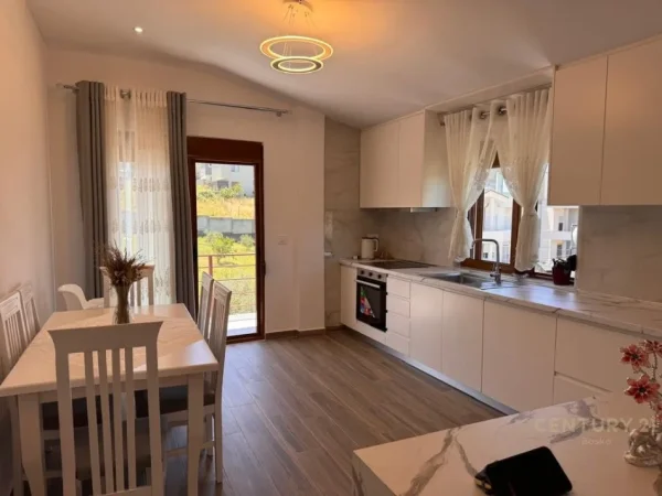 Tirane, jepet me qera apartament 2+1 Kati 2, 70 m² 500 € (Sanatorium)