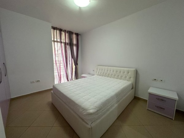 Tirane, jepet me qera apartament 2+1+Ballkon Kati 5, 110 m² 800 € (Kompleksi Panorama/Shkolla e Mesme Harry Fultz)